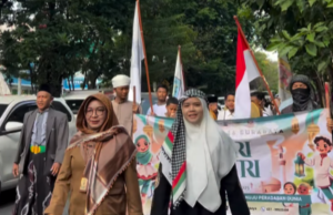 SMP Negeri 46 Surabaya Gelar Kirab Santri 2025, Tanamkan Cinta Rasulullah Lewat Semangat Kebersamaan