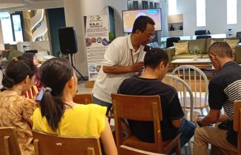 Dari Showroom ke Smart Room: KANA Furniture Jadi Pusat Pelatihan AI dan Digital Marketing di Surabaya
