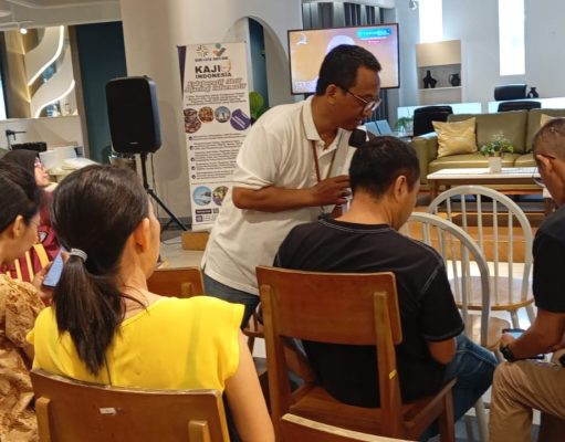 Dari Showroom ke Smart Room: KANA Furniture Jadi Pusat Pelatihan AI dan Digital Marketing di Surabaya