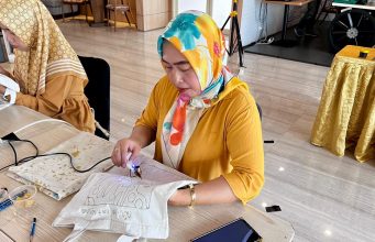 Dafam Pacific Caesar Surabaya Gaungkan Cinta Budaya Lewat Ngebatik Bersama