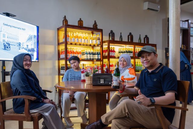 Riding Through Heritage: Kolaborasi Hotel di Pusat Kota Surabaya Bersama Ikon Kota Lama Surabaya untuk Rayakan Hari Pahlawan