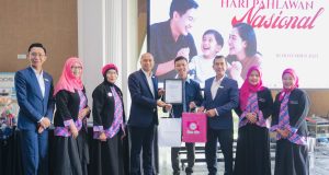 “GRAND MERCURE MALANG MIRAMA RAYAKAN HARI PAHLAWAN DENGAN BERI PENGHARGAAN PADA ORANG TUA DAN WALI DISABILITAS SEBAGAI PAHLAWAN MASA KINI” GRAND MERCURE MALANG MIRAMA RAYAKAN HARI PAHLAWAN DENGAN BERI PENGHARGAAN PADA ORANG TUA DAN WALI DISABILITAS SEBAGAI PAHLAWAN MASA KINI
