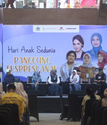 Gaungkan Suara Melalui Bedah Buku, Edukasi Anti-Bullying, dan Ruang Ekspresi Warnai Peringatan Hari Anak Sedunia Gaungkan Suara Melalui Bedah Buku, Edukasi Anti-Bullying, dan Ruang Ekspresi Warnai Peringatan Hari Anak Sedunia