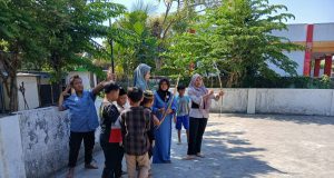 Play On Anak Krian main asyik bersama Ketua Takmir Masjid